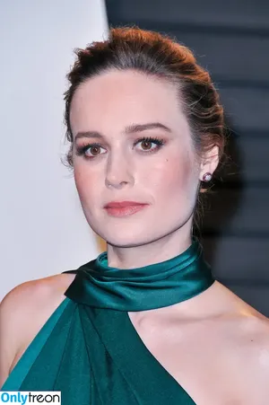 Brie Larson / brielarson nude photo #0862