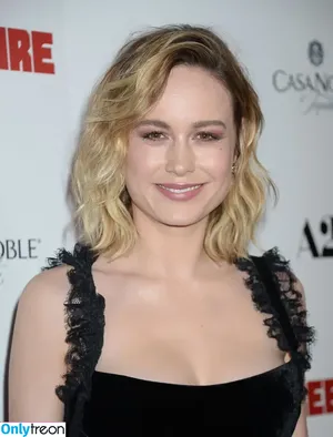 Brie Larson / brielarson nude photo #0865