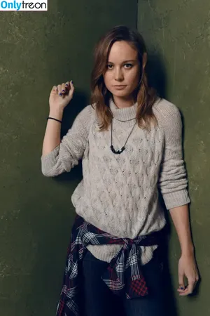Brie Larson / brielarson nude photo #0875