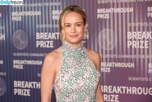 Brie Larson / brielarson nude photo #0922