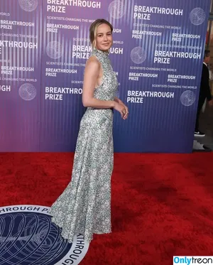Brie Larson / brielarson nude photo #0936