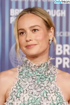 Brie Larson / brielarson nude photo #0937
