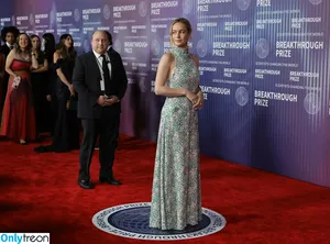 Brie Larson / brielarson nude photo #0953