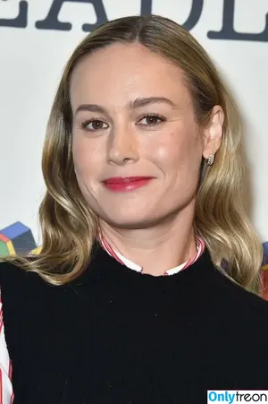 Brie Larson / brielarson nude photo #0954