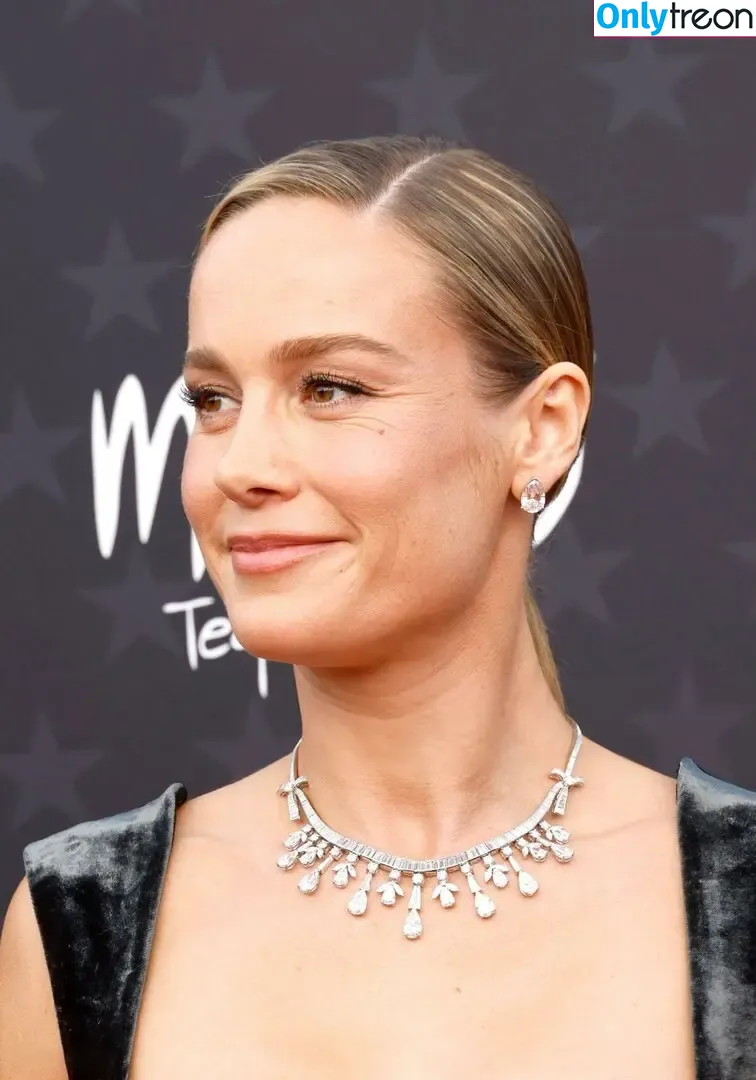 Brie Larson nude photo #0568 (brielarson)