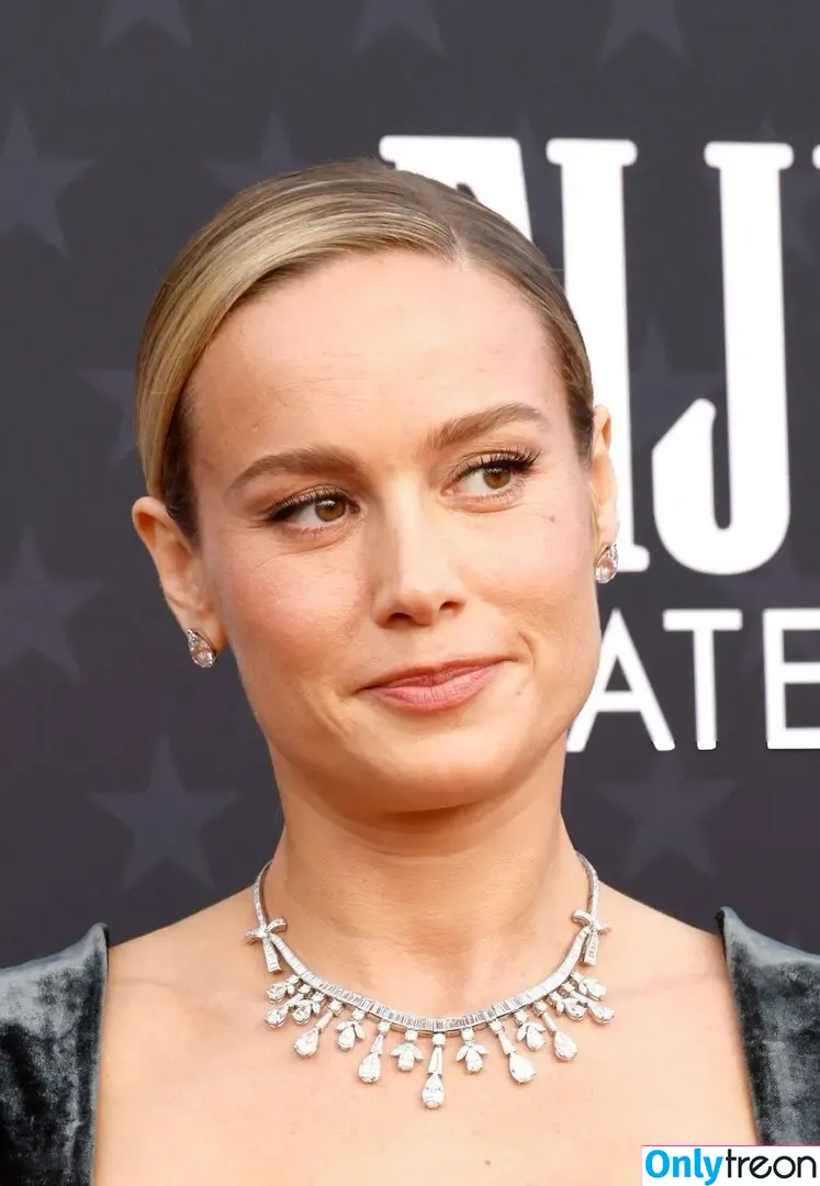 Brie Larson nude photo #0584 (brielarson)