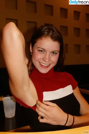 Brie Larson / brielarson nude photo #1021