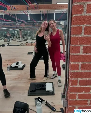 Brie Larson / brielarson nude photo #1023