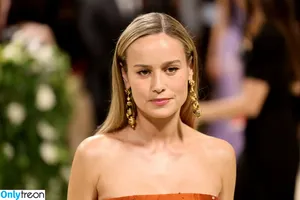 Brie Larson / brielarson nude photo #1027