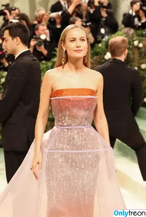 Brie Larson / brielarson nude photo #1039