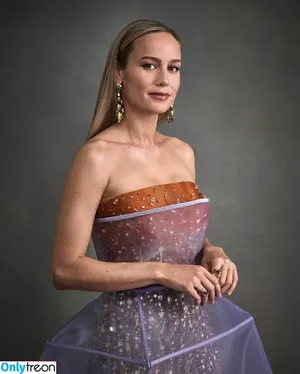 Brie Larson / brielarson nude photo #1067