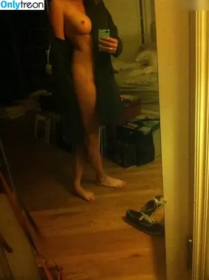 Brie Larson / brielarson nude photo #1085