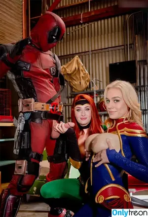 Brie Larson / brielarson nude photo #1141