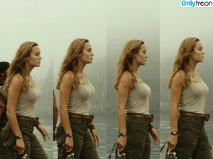 Brie Larson / brielarson nude photo #1187