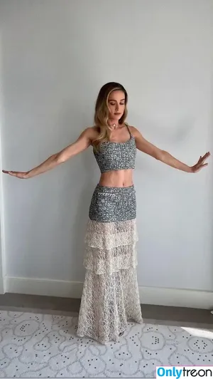 Brie Larson / brielarson nude photo #1217