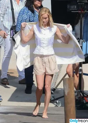 Brie Larson / brielarson nude photo #1249