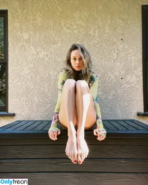 Brie Larson / brielarson nude photo #1251