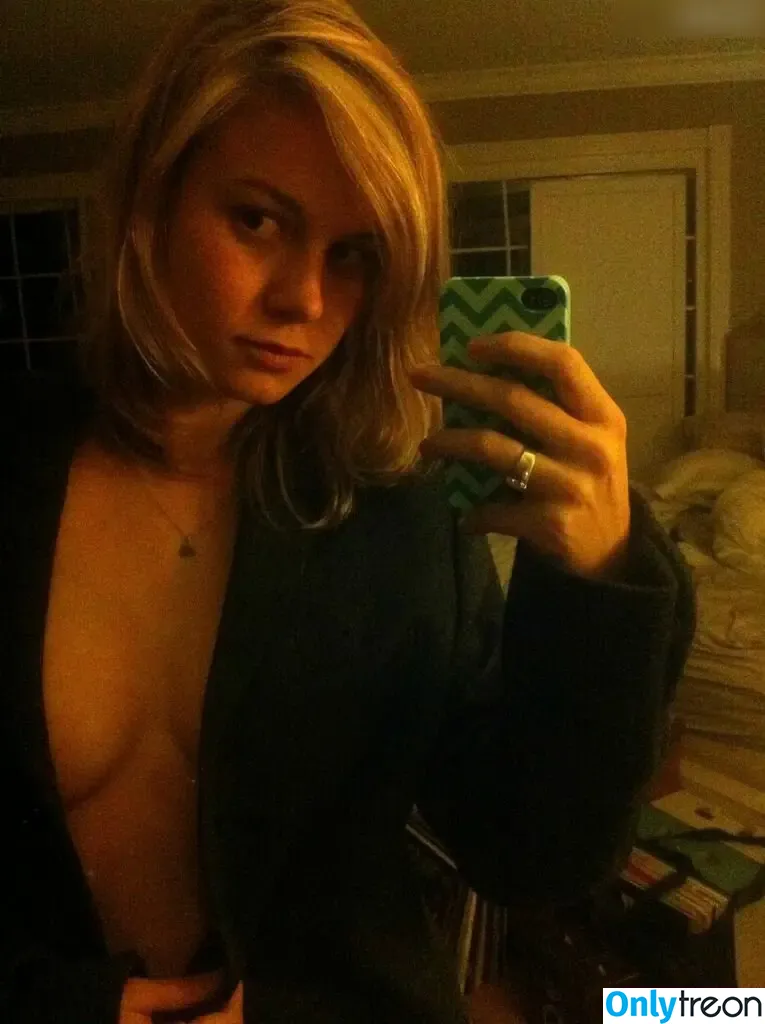 Brie Larson nude photo #1084 (brielarson)