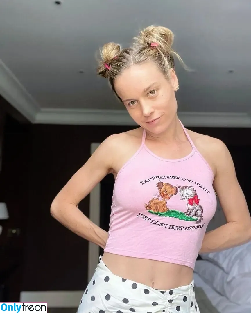 Brie Larson nude photo #1094 (brielarson)