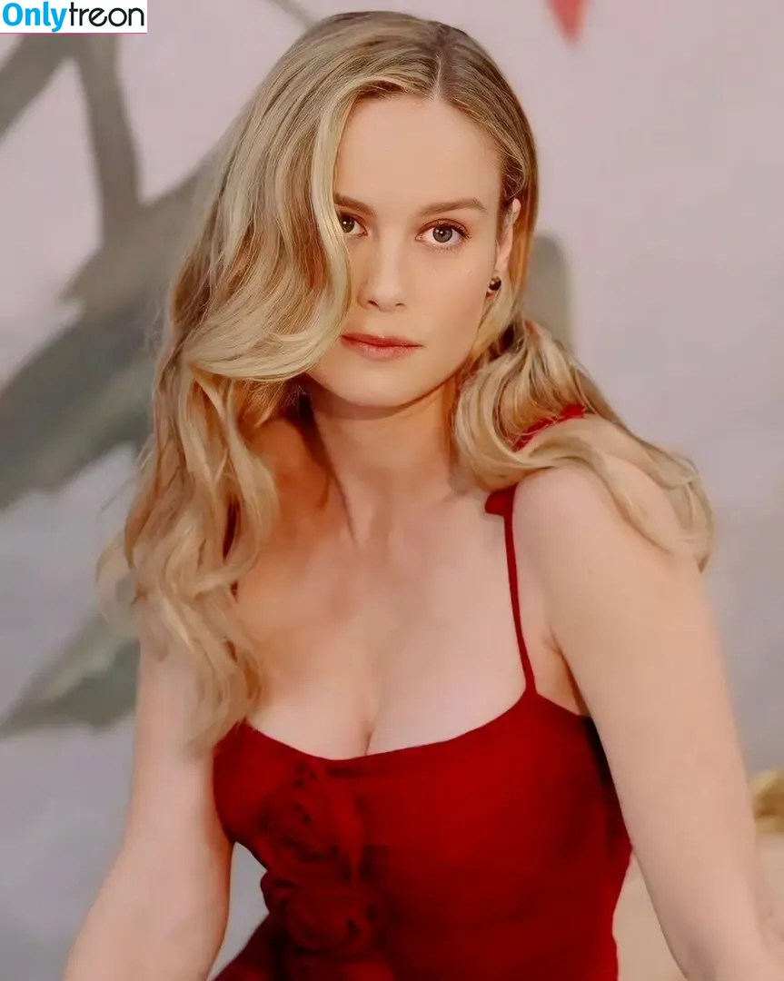 Brie Larson nude photo #1268 (brielarson)