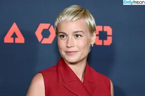 Brie Larson / brielarson nude photo #2153