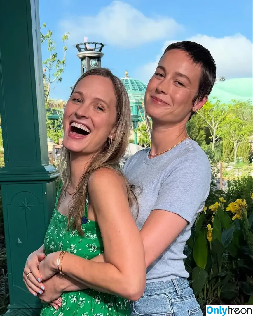 Brie Larson nude photo #2111 (brielarson)