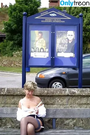British 00's Porn / iamthirtyaf nude photo #1017