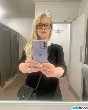 British 00's Porn / iamthirtyaf nude photo #1633