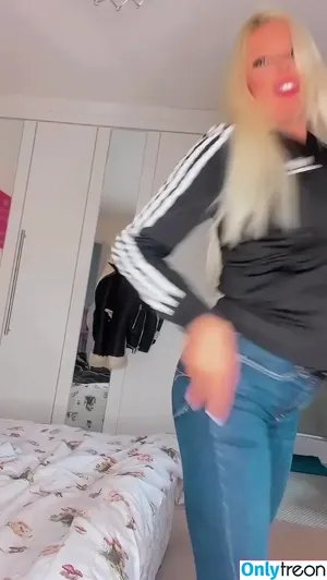 British 00's Porn / iamthirtyaf nude photo #1787