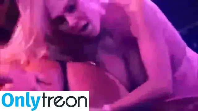 British 00's Porn nude photo #1211 (iamthirtyaf)