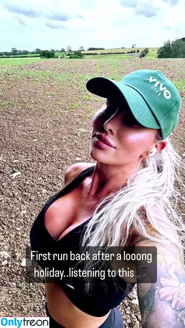 British 00's Porn nude photo #1397 (iamthirtyaf)