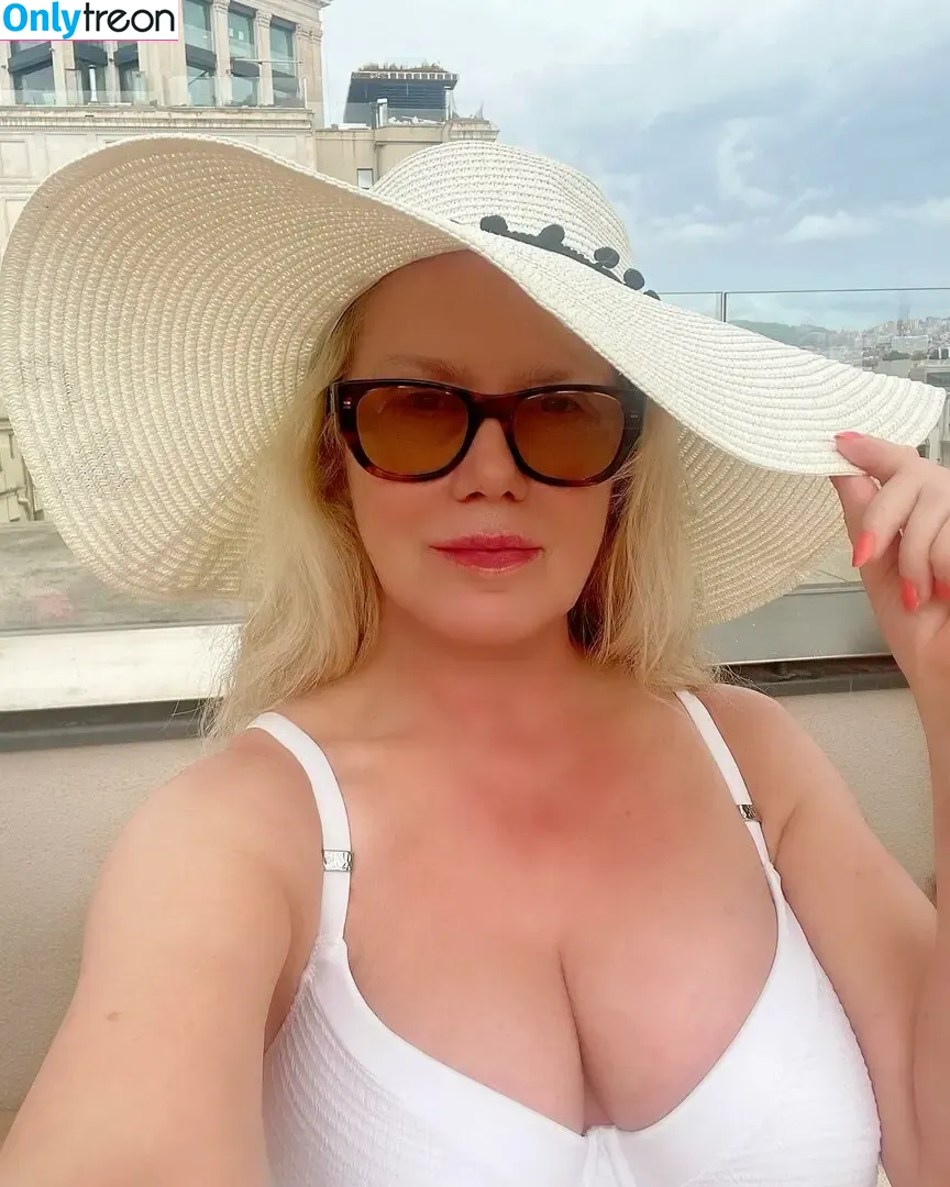 British 00's Porn nude photo #1627 (iamthirtyaf)