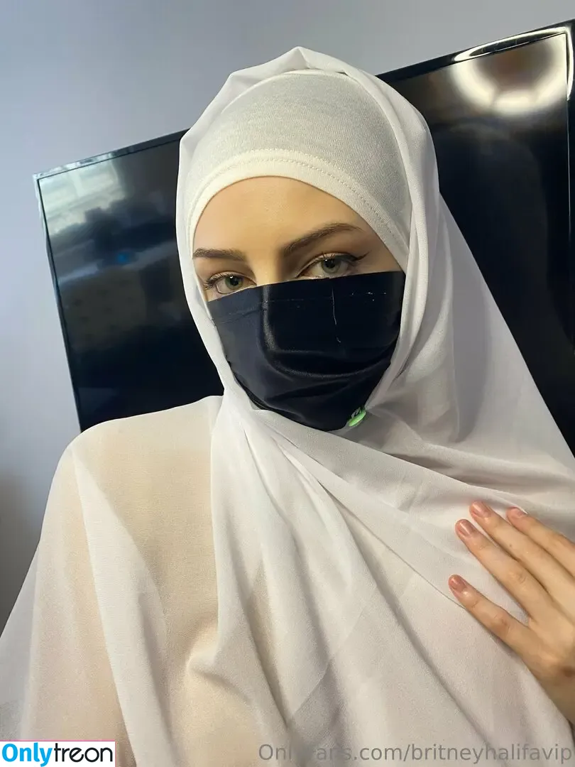Britney Halifa nude photo #0005 (britneyhalifa / brittneykhalifa)