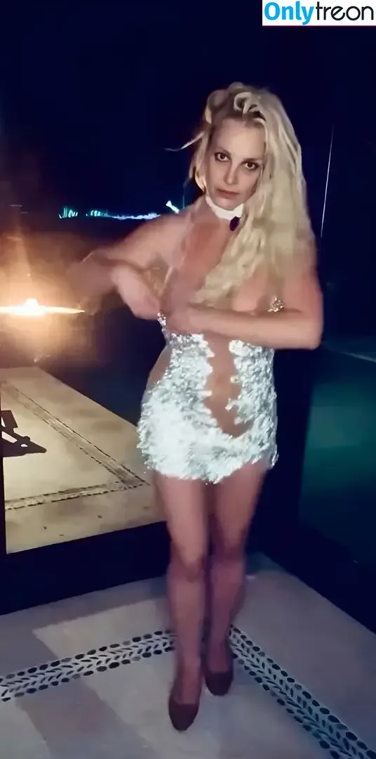 Britney Spears nude photo #3881 (britney_spears / britneyspears)