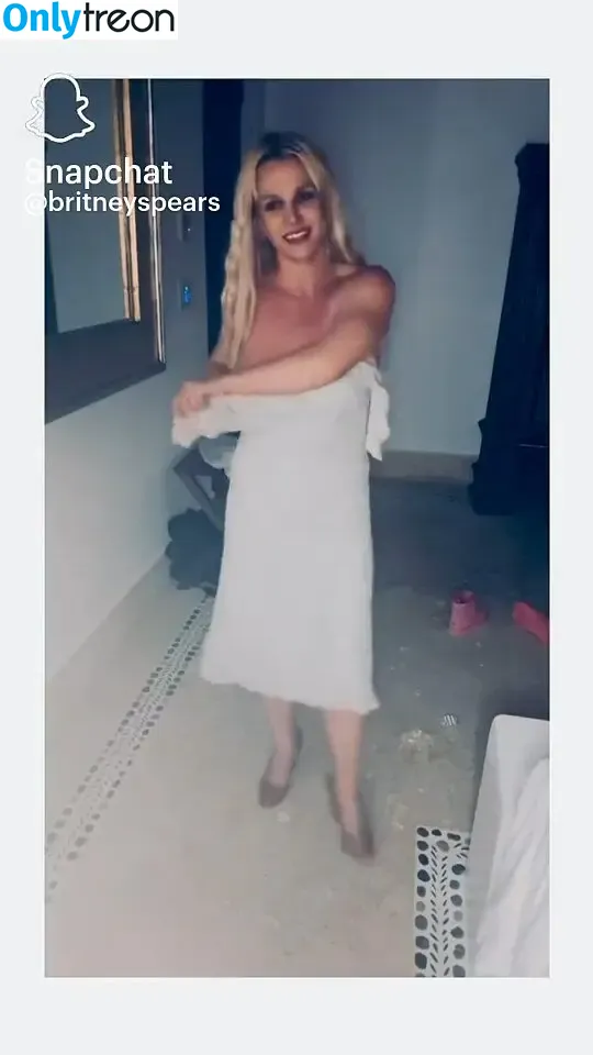 Britney Spears nude photo #3940 (britneyspears / xoxobritneyj)