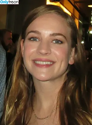 Britt Robertson / brittlrobertson nude photo #0126