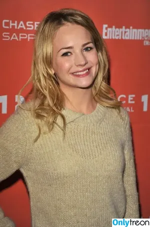 Britt Robertson / brittlrobertson nude photo #0139