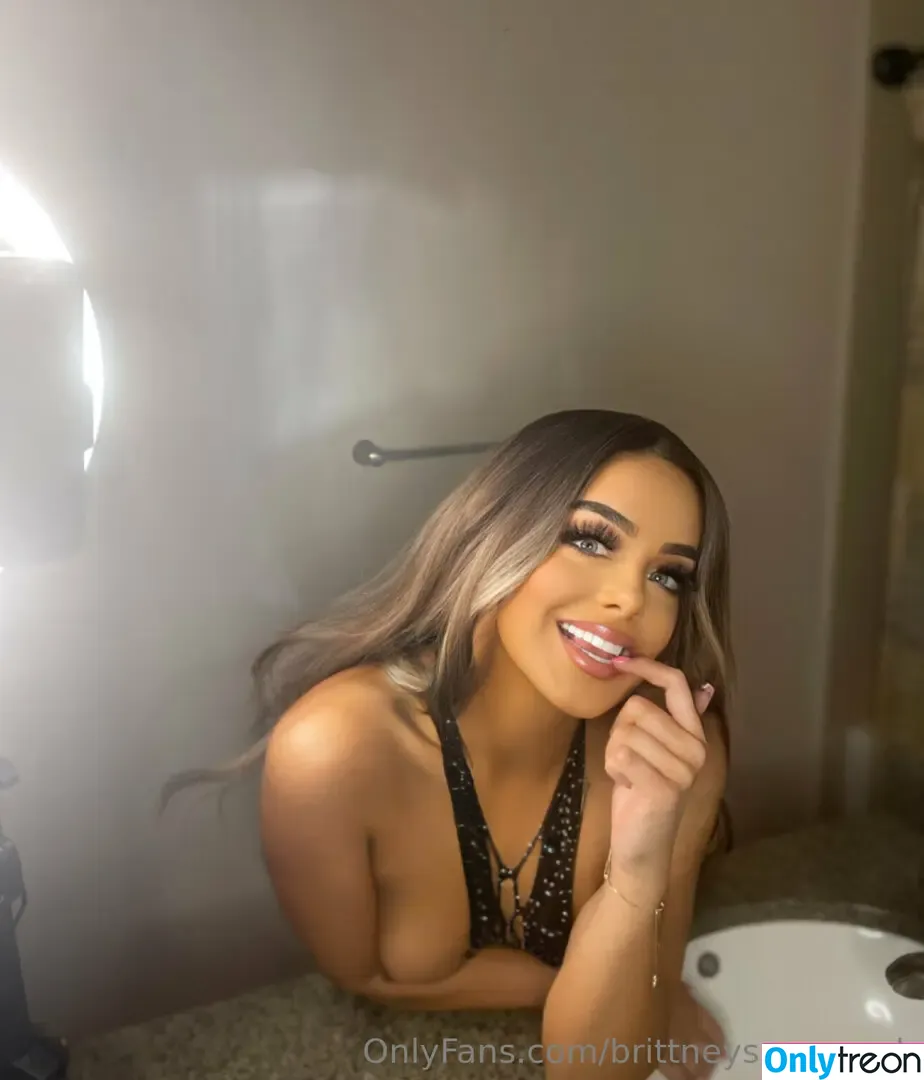 brittneysupersoak nude photo #0100 (thesaucyrossy)
