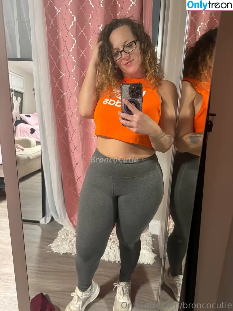 Broncocutie nude photo #0354 (broncocutie1)