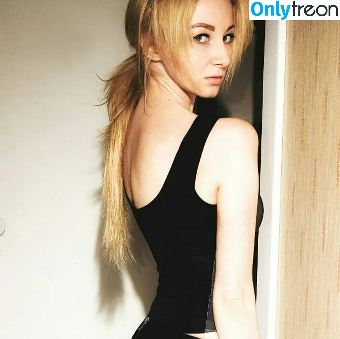 Bronnica nude photo #0019 (Anna Bronnica / Bronnica92)