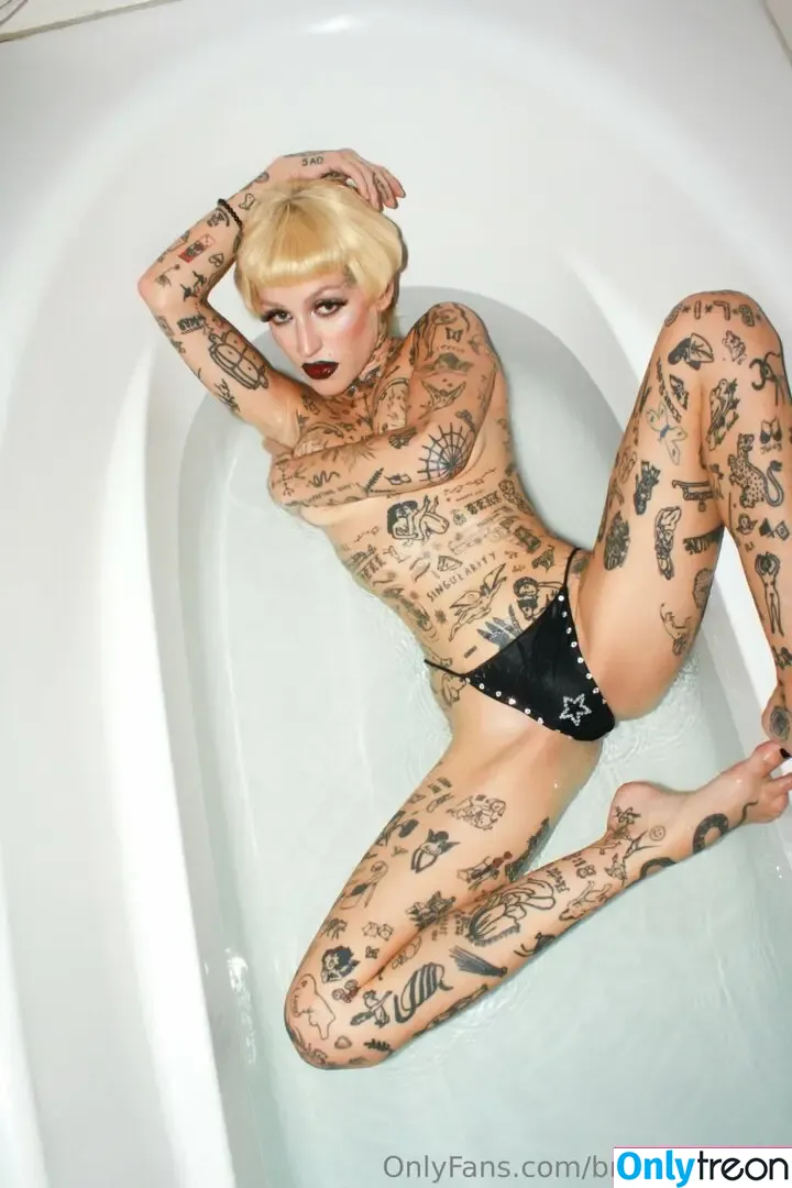 Brooke Candy nude photo #0157 (brookecandy / elllprup)