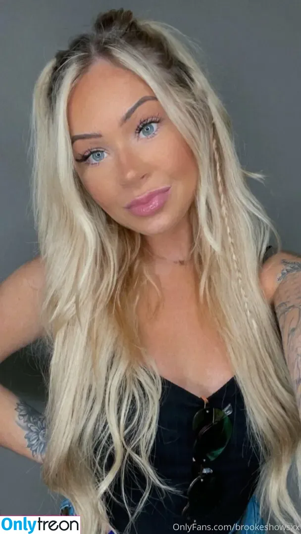 brookeshowsxx nude photo #0093 (brookeshowsxx)