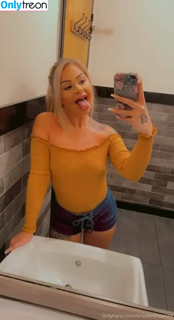 brookeshowsxx nude photo #0219 (brookeshowsxx)