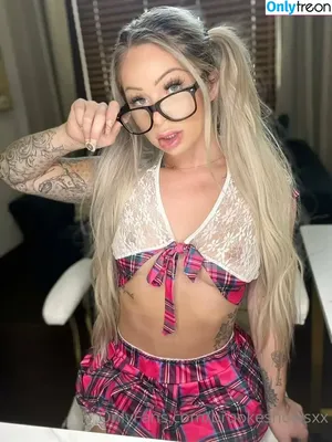 brookeshowsxx nude photo #1888