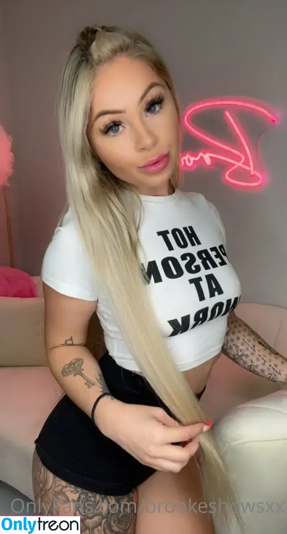 brookeshowsxx nude photo #1879 (brookeshowsxx)
