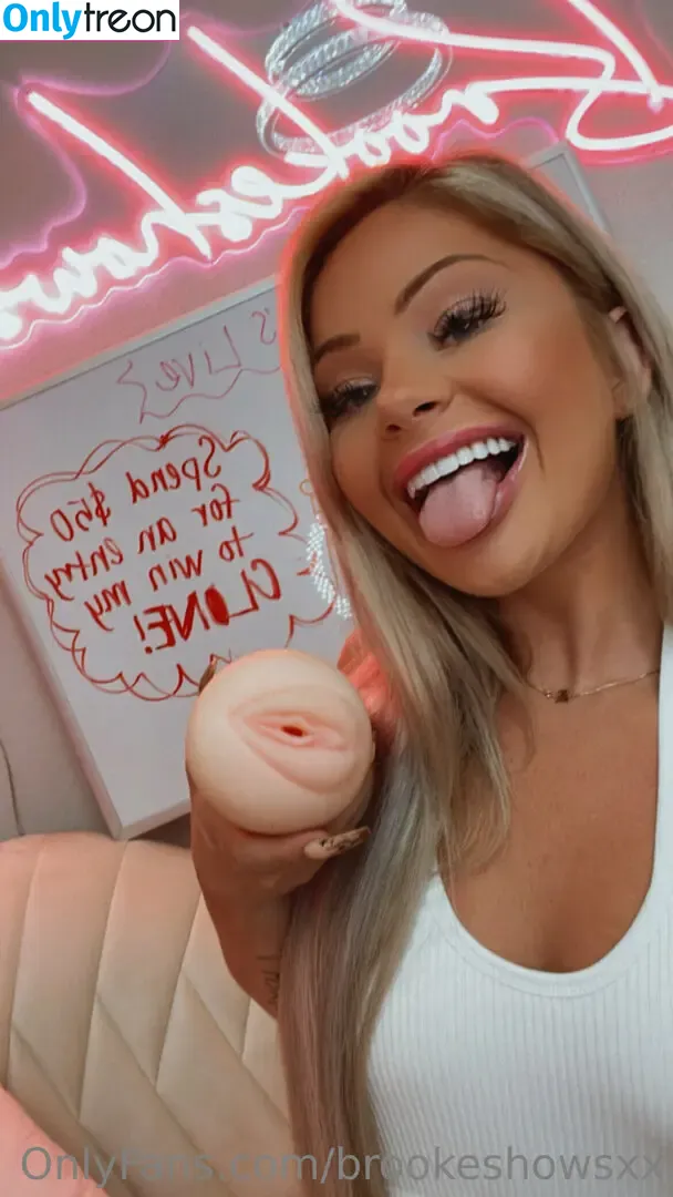 brookeshowsxx nude photo #1957 (brookeshowsxx)