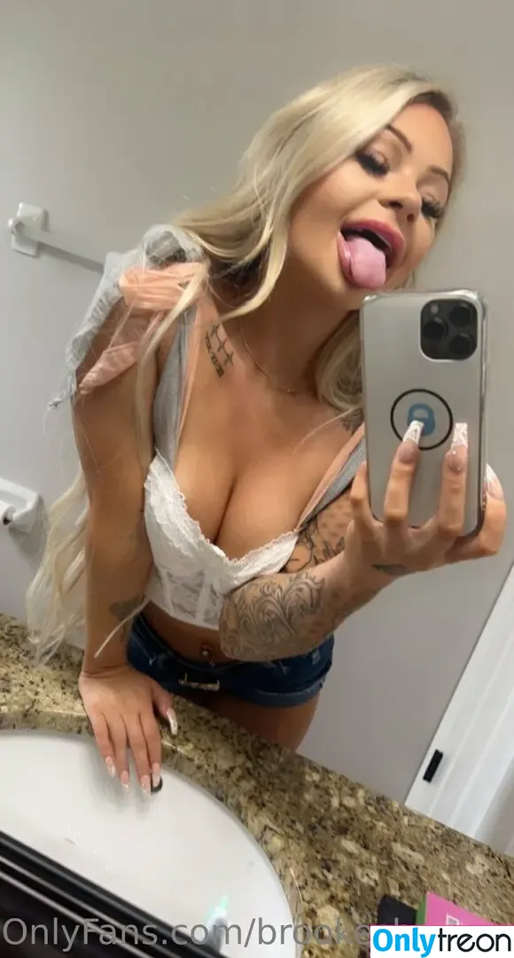 brookeshowsxx nude photo #2008 (brookeshowsxx)