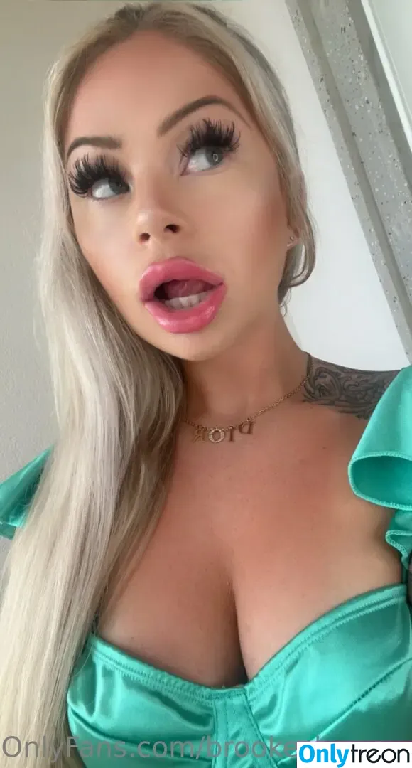 brookeshowsxx nude photo #2481 (brookeshowsxx)