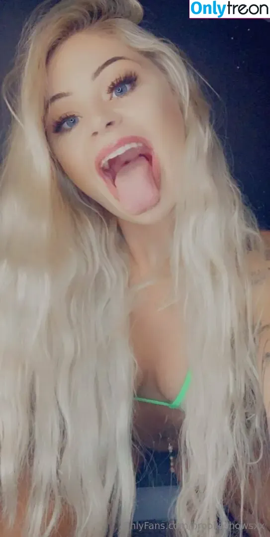 brookeshowsxx nude photo #3159 (brookeshowsxx)