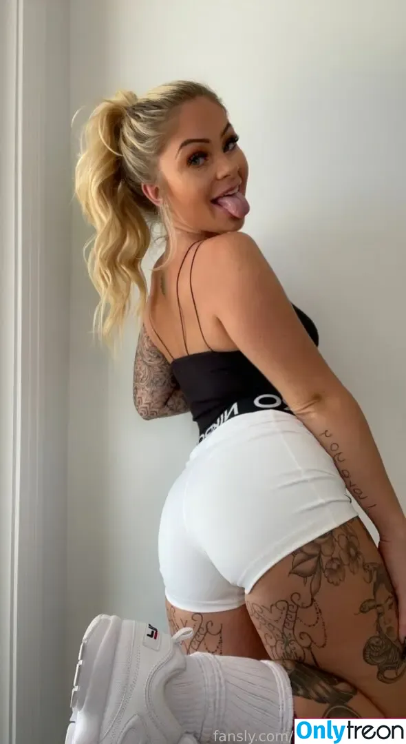 brookeshowsxx nude photo #3511 (brookeshowsxx)
